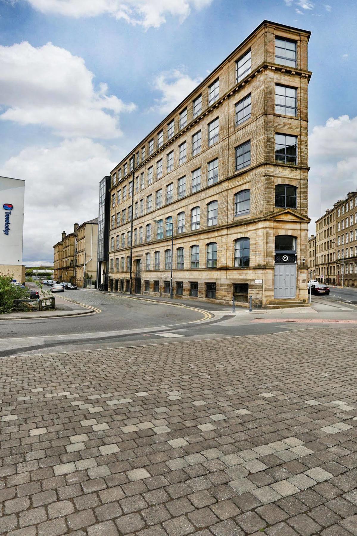 Orchard & Avenue Serviced Apartments Bradford  Exterior photo